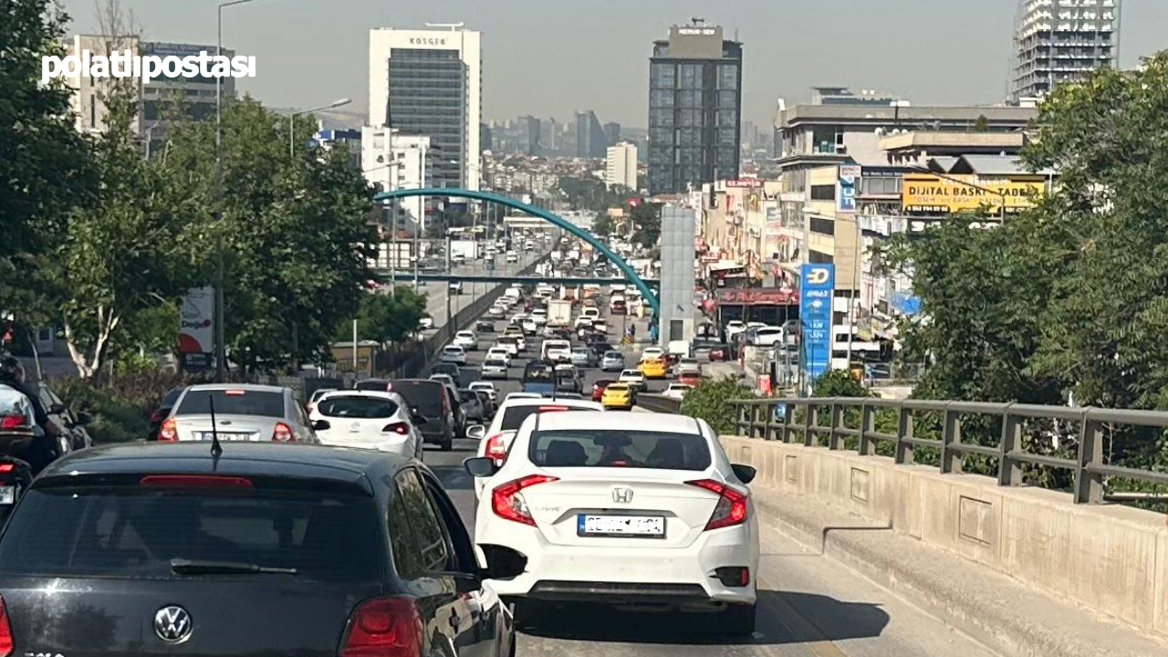 Ankara'da Büyüyen Trafik Sorunu! Çalışanların Verimini Düşürüyor (1)