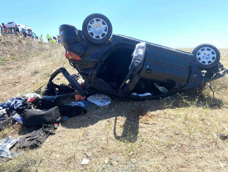 Araç Şarampole Uçtu Ortalık Can Pazarına Döndü