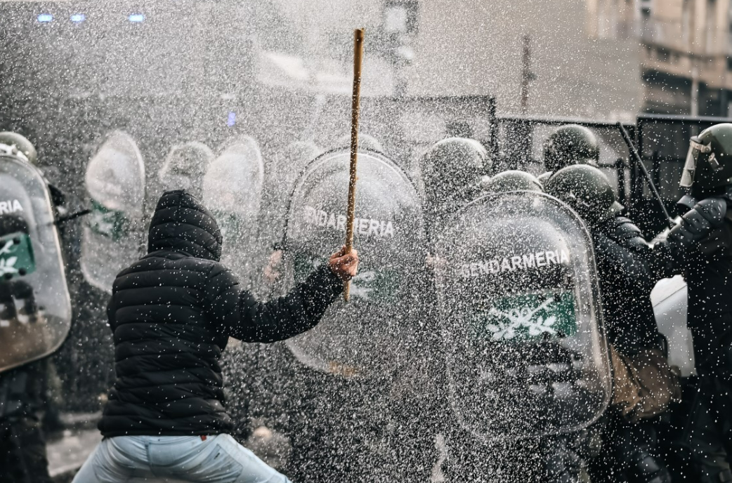 Arjantin Sokakları Savaş Alanına Döndü  (3)