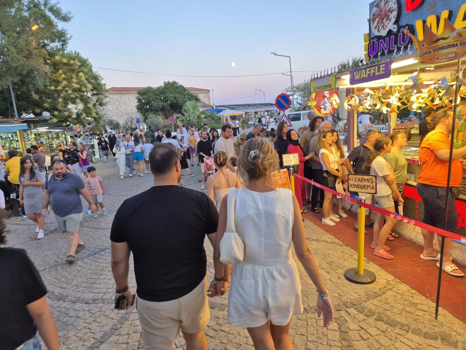 Cunda Adsı Bayram Yoğunluğu2