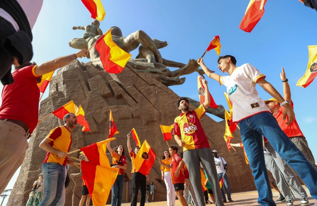 Senegal'de Galatasaray'ın 24. Şampiyonluğu Coşkuyla Kutlandı (3)