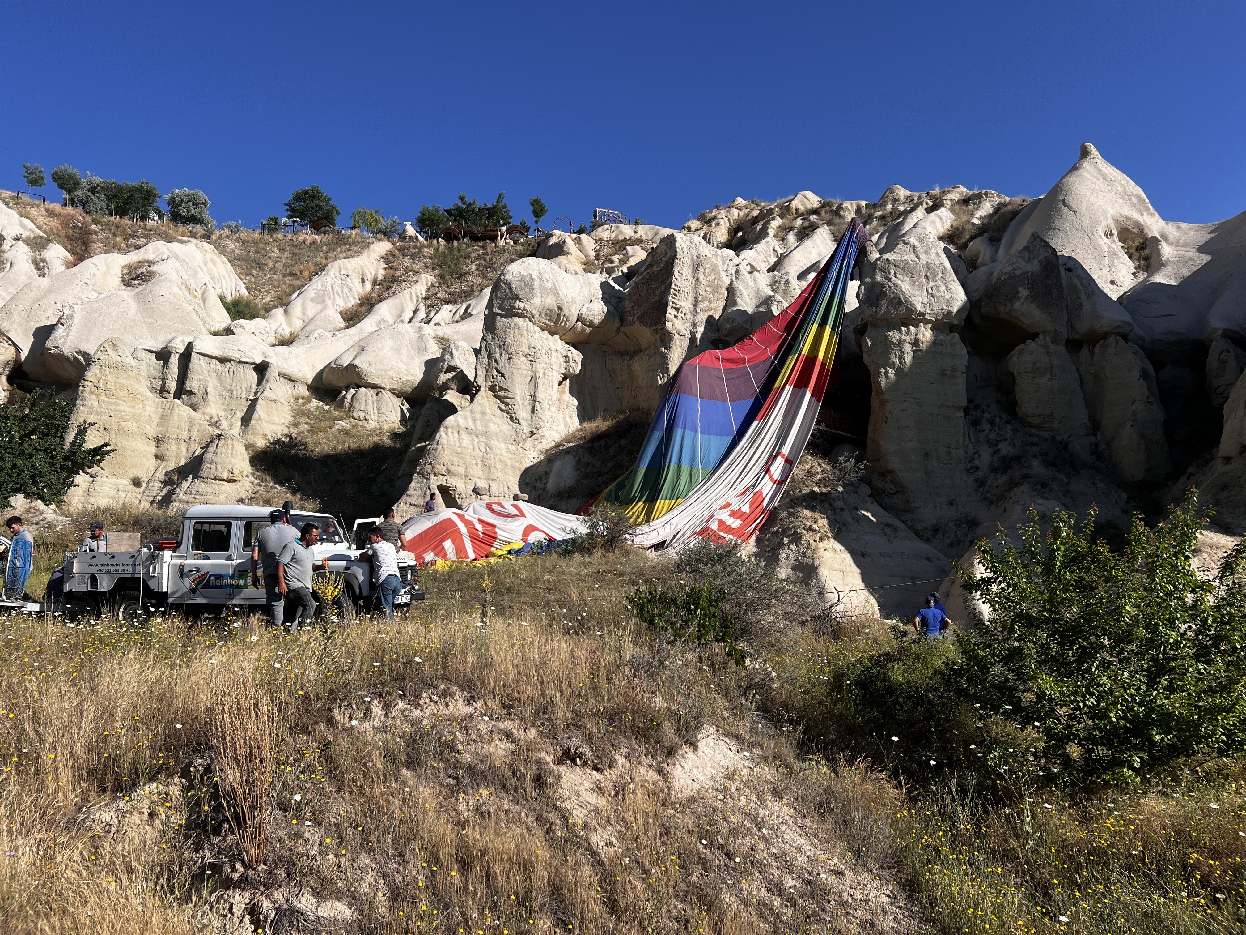 Sıcak Hava Balonu Ters Rüzgara Yakalandı, Pilot Faciayı Önledi  (2)