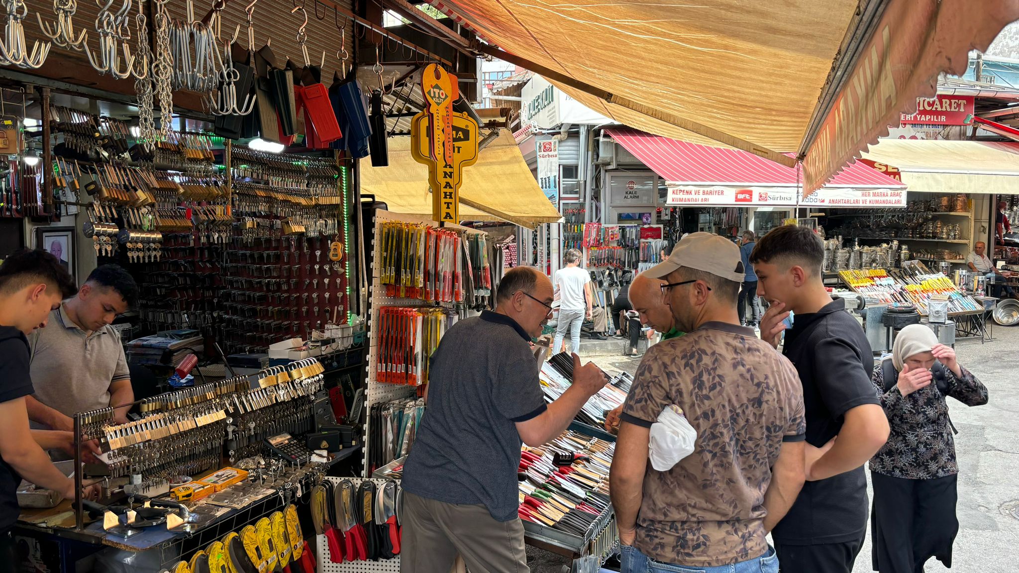 Ulus Sobacılar Çarşısı’nda Bayram Yoğunluğu Başladı!     (6)