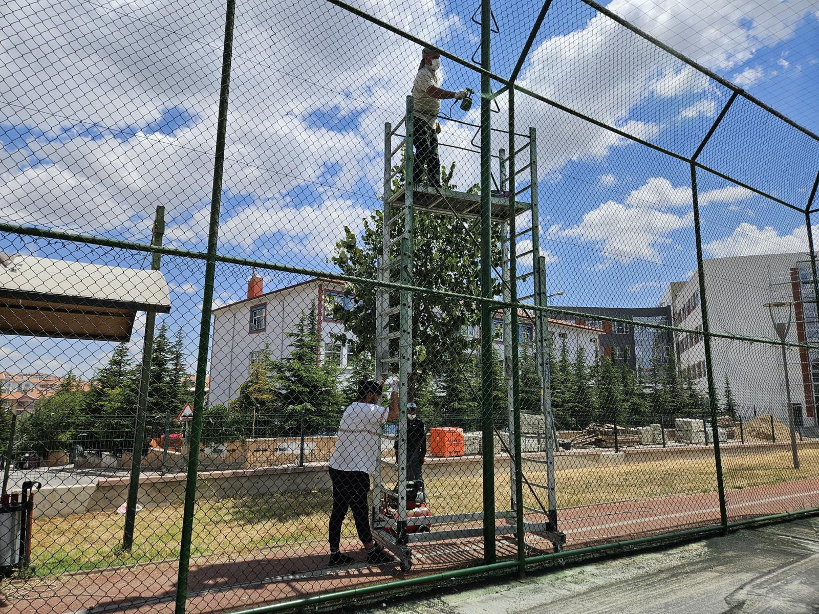 Altındağ’da Halı Sahalar Yenileniyor (1)