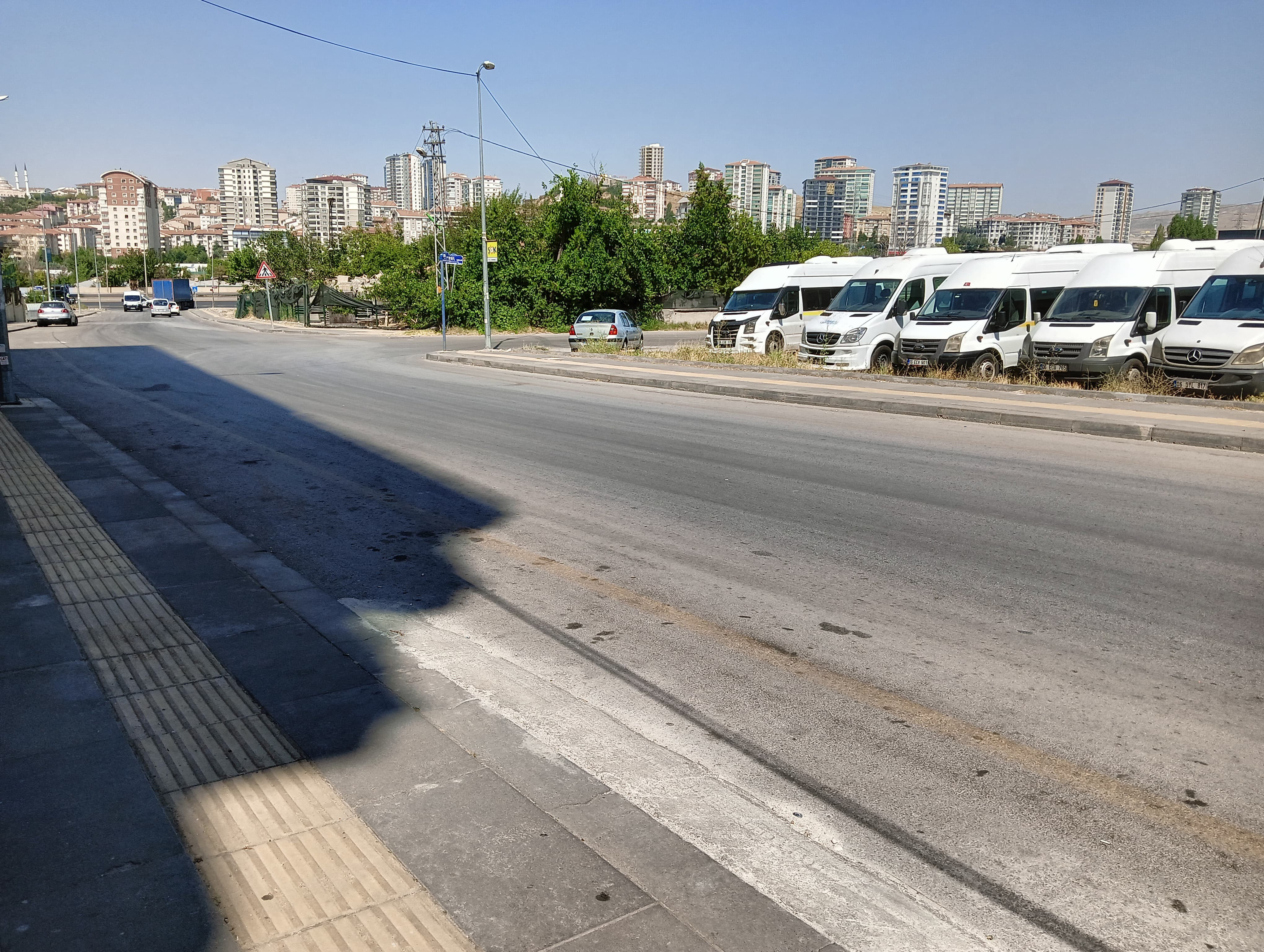 Ankara’da Aniden Yola Atlayan Çocuğa Otomobilin Çarptığı An Kameralara Yansıdı (2)