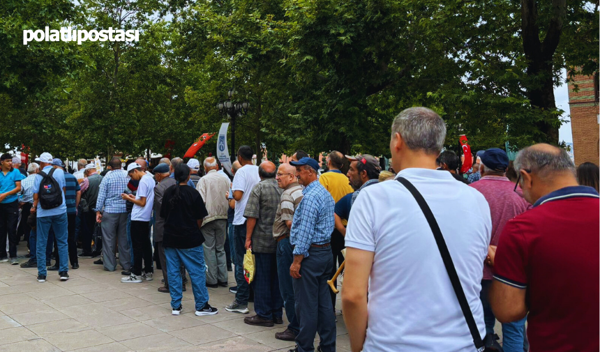 Hacı Bayram Veli Camii'nde 15 Temmuz Şehitleri Için Aşure Dağıtıldı  (3)