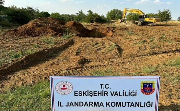 Kaçak Kazı Yapan 10 Kişi Suçüstü Yakalandı (2)