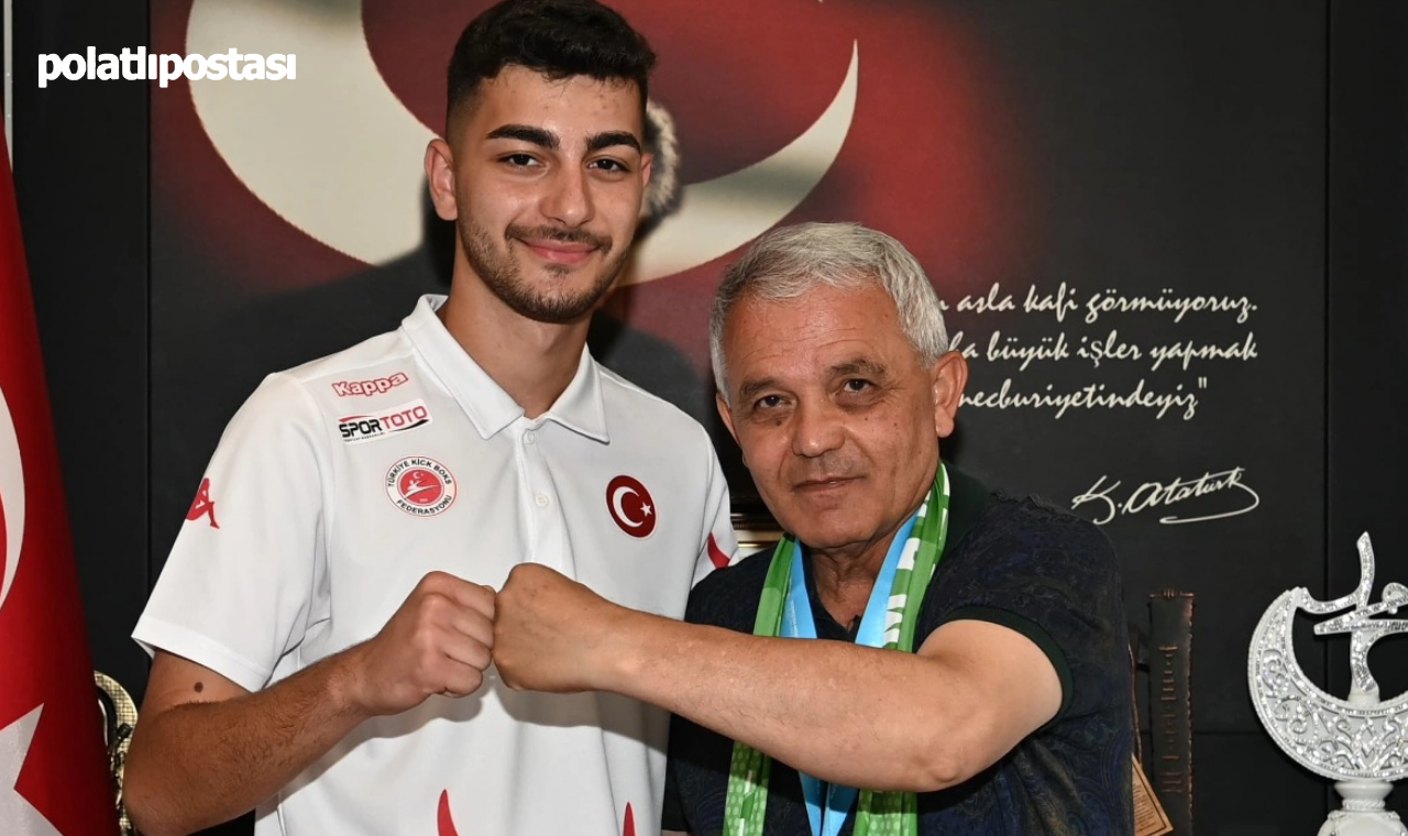 Mamak Belediye Başkanı Şahin'den Kickboks Şampiyonu Öcal'a Tebrik