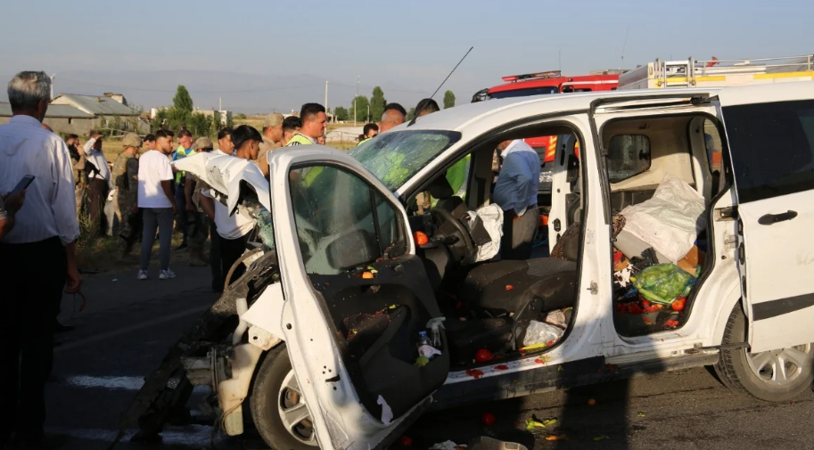 Muşta Feci Trafik Kazası 1Ölü, 1 Yaralı  (1)