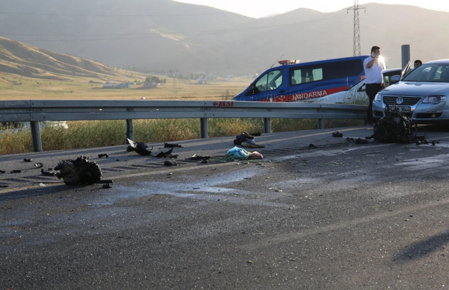 Muşta Feci Trafik Kazası 1Ölü, 1 Yaralı  (3)