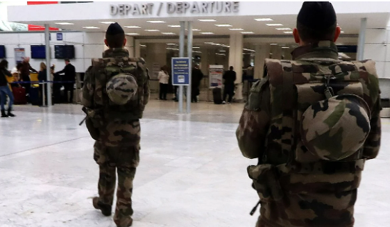 Paris Olimpiyatları Öncesi Bomba Alarmı Havalimanı Tahliye Edildi