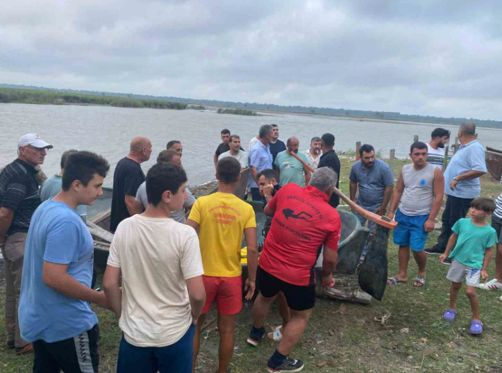 Samsun'da Tekne Faciası İki Balıkçı Gölde Kayboldu! 