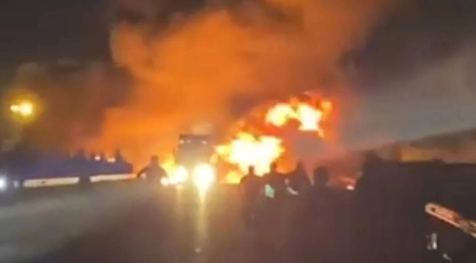 Şanlıurfa’da Feci Kaza Akaryakıt Yüklü Tankerler Çarpıştı 