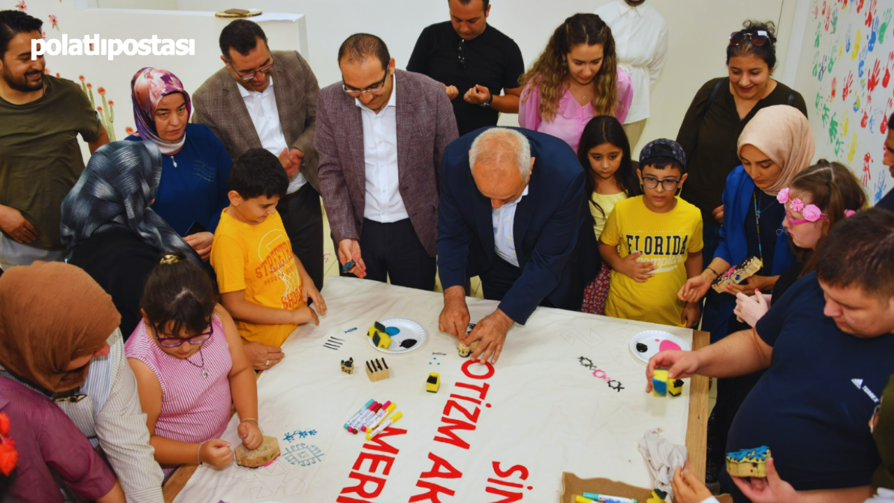 Sincan’da Otizmli Çocukların Eserleri Sergiledi!  (2)