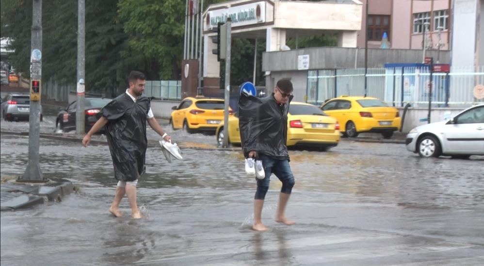 Ankara’da Yollar Göle Döndü! 2