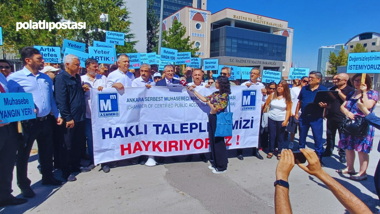 Bakan Şimşek'e Sert Protesto Mali Müşavirler Bilgisayarlarını Kırdı!  (2)