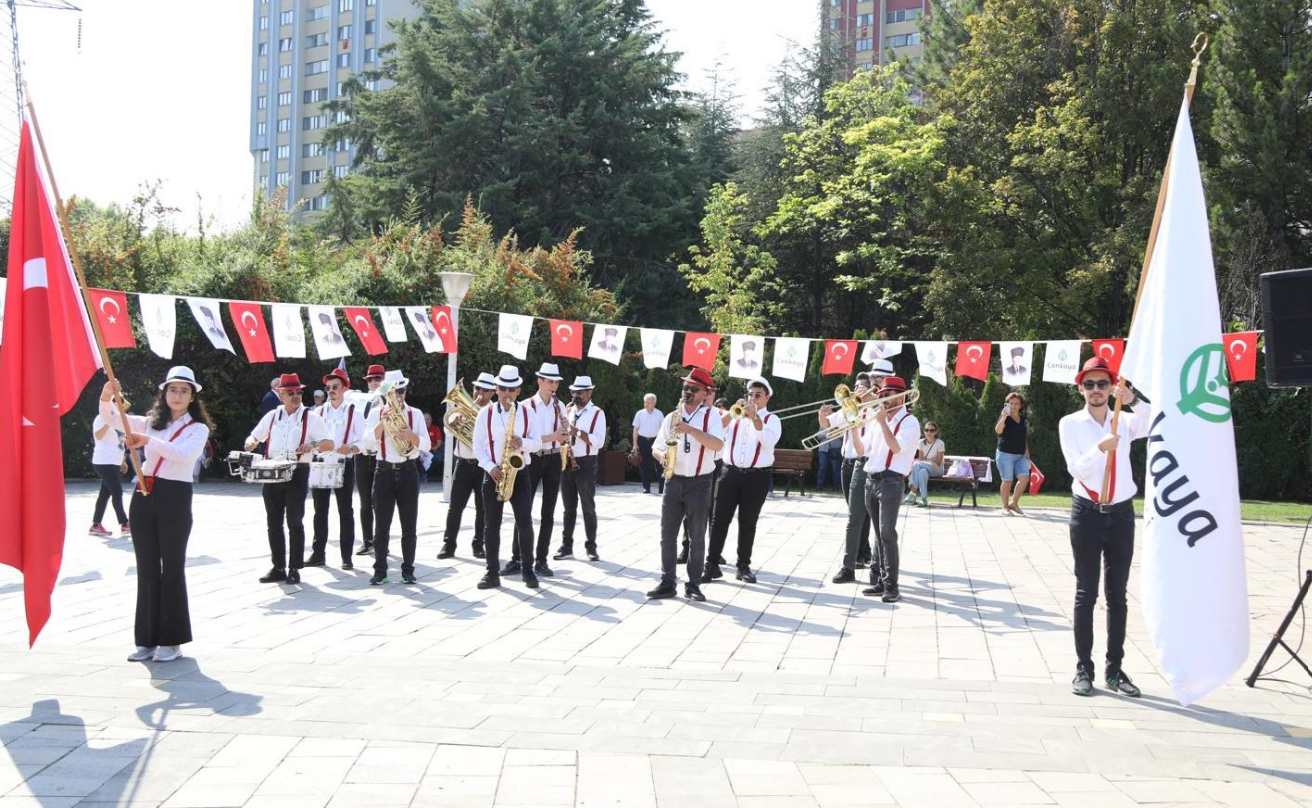 Çankaya’nın Dört Bir Yanı Zafer Bayramı Kutlamalarıyla Şenlendi!  (2)