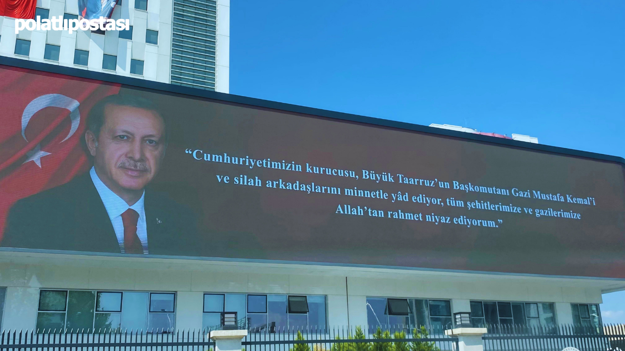 Cumhurbaşkanı Erdoğan’ın 30 Ağustos Zafer Bayramı Mesajı Dijital Ekranlarda Yayınlandı (1)