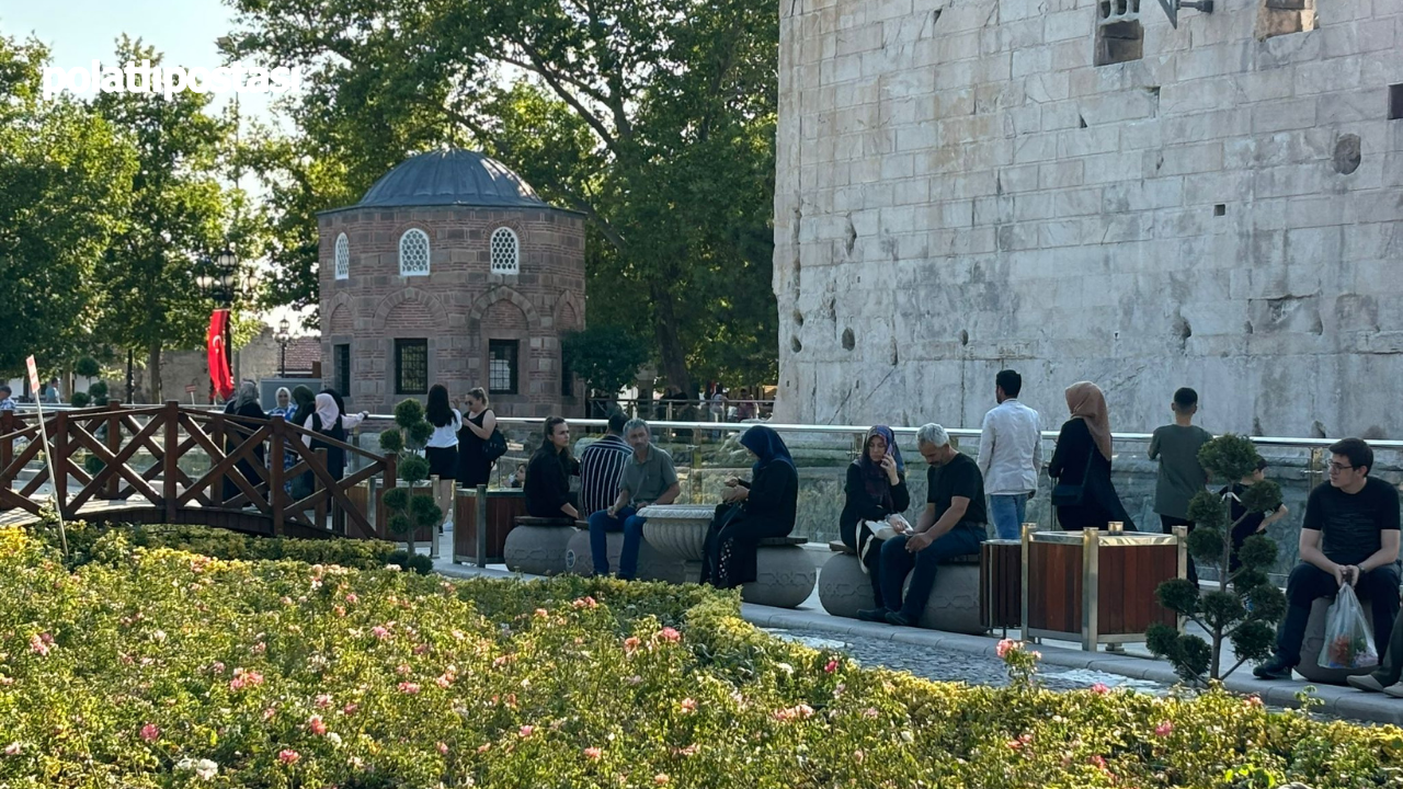 Gönüllerin Ve Duaların Buluştuğu Yer 'Hacı Bayram I Velî Camii' (1)