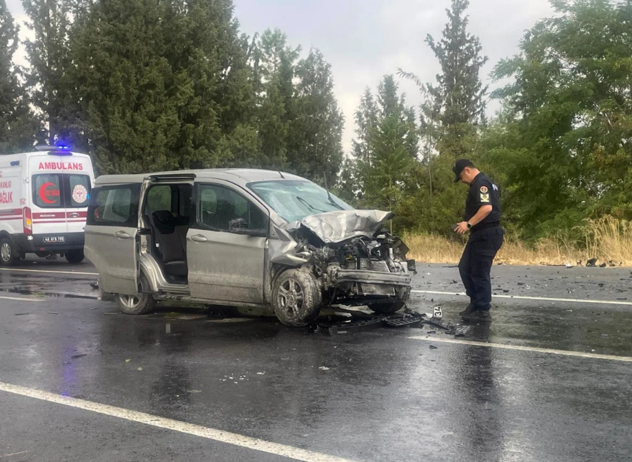 Muğla’da Feci Kaza Araç Hurdaya Döndü!  (2)