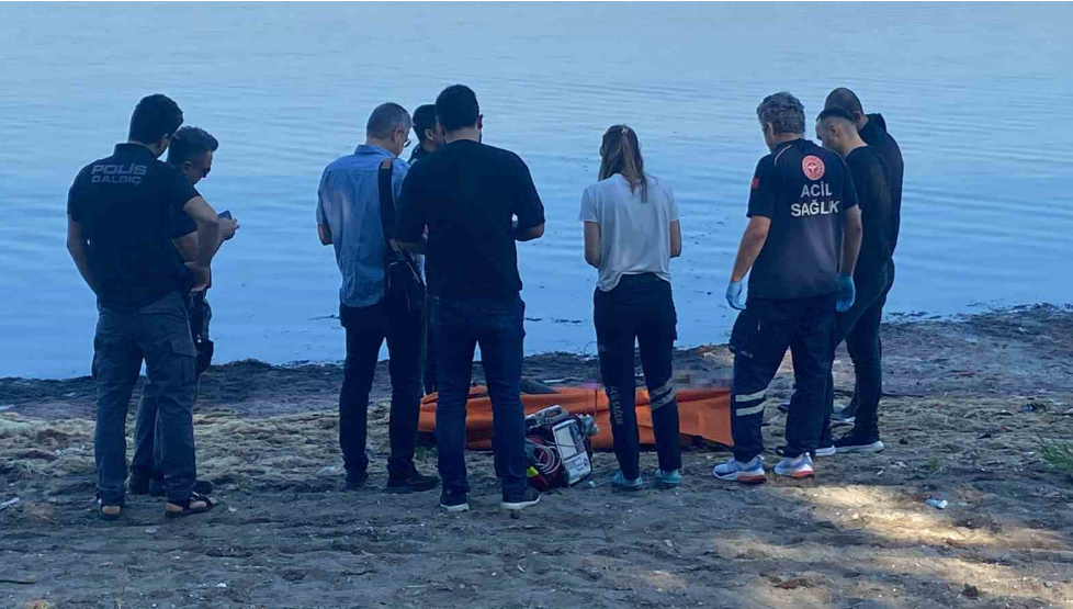 Sahilde Bisiklet Süren Vatandaş Gördükleri Karşısında Hayatının Şokunu Yaşadı (1)