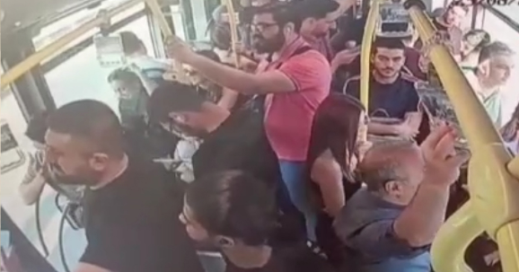 Sefaköy’deki Metrobüs Kazasının Kamera Görüntüleri Ortaya Çıktı (2)