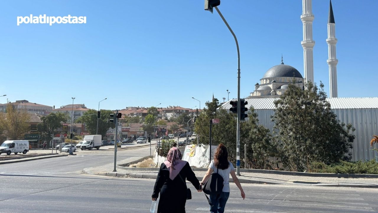 Arızalı Trafik Işıkları Vatandaşlara Zor Anlar Yaşattı! (1)