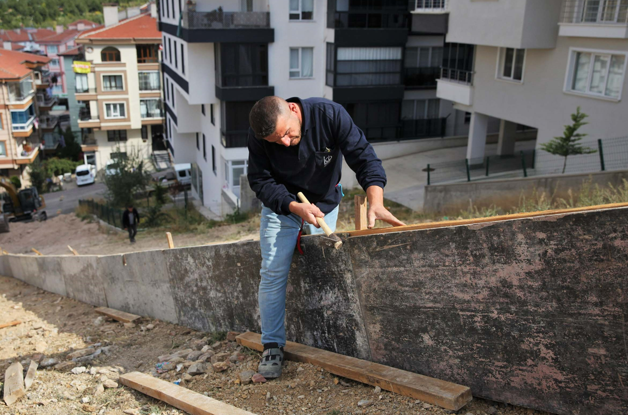 Keçiören’de Yol Ve Kaldırım Çalışmaları Hız Kesmeden Devam Ediyor!  (2)-1