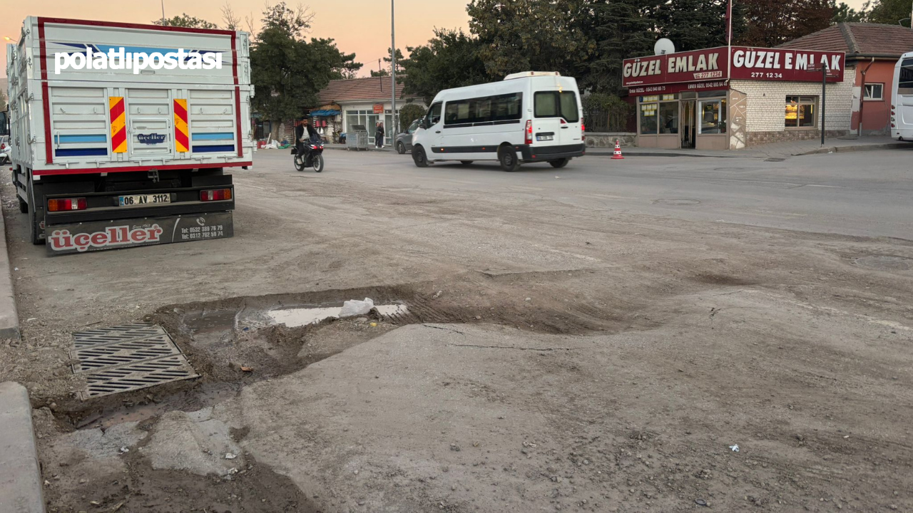 Sincan’da Asfalt Krizi Büyüyor Yollar Çukur, Araçlar Tozla Kaplı  (4)