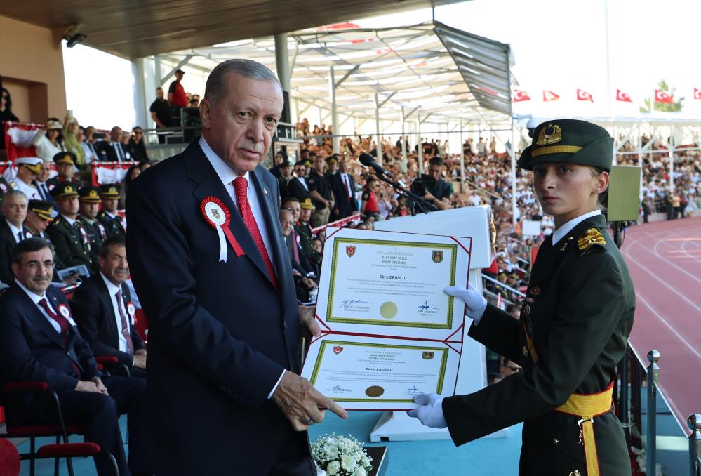 Tsk Tarihinde Bir Ilk! Harp Okulu Birincileri Kadın Teğmenler Oldu 3