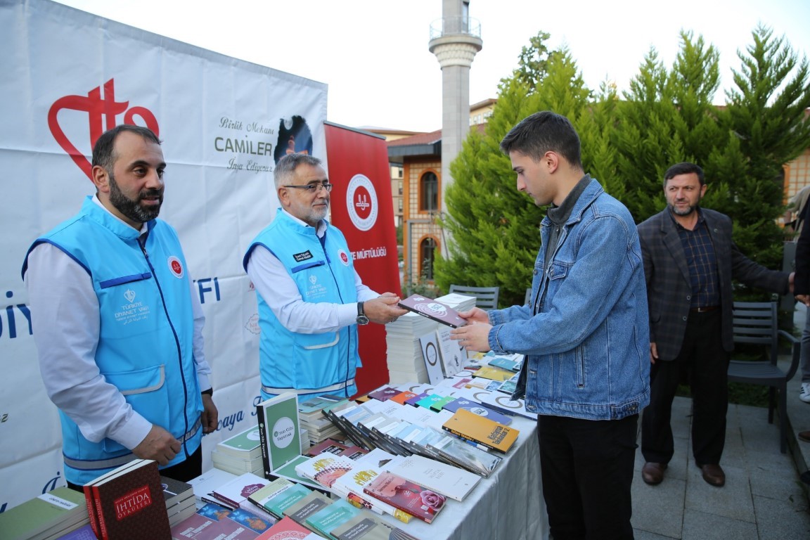 Türkiye Diyanet Vakfı’ndan Büyük Kitap Seferberliği (1)