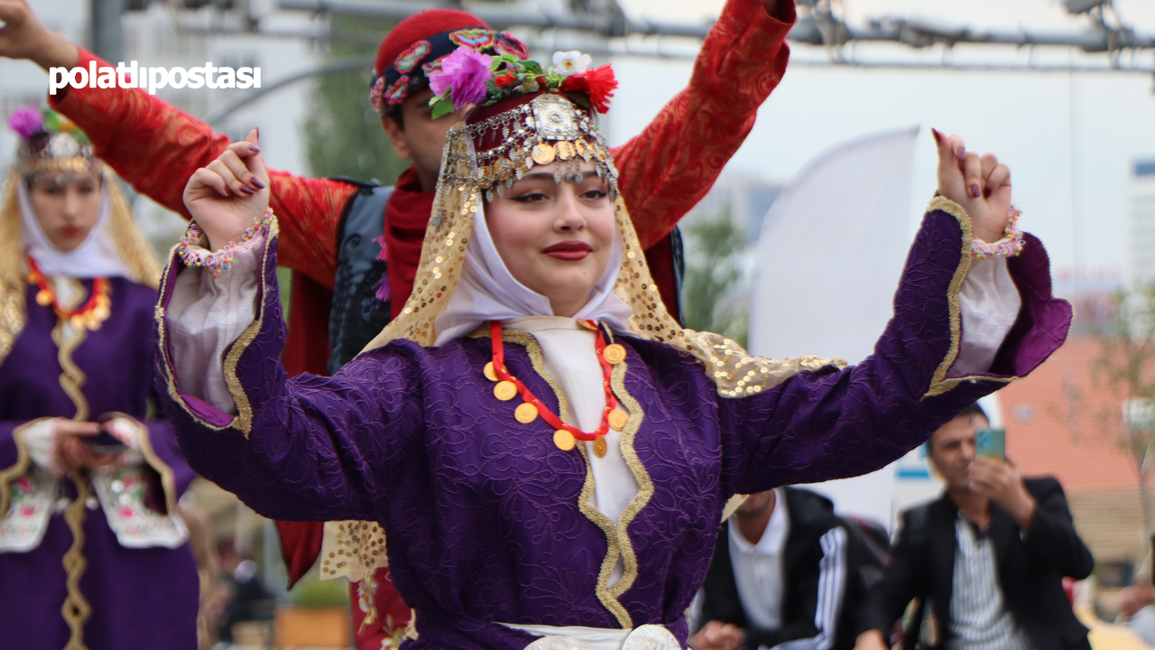 Ulus Meydanı’nda Halk Oyunları Şöleni  (2)