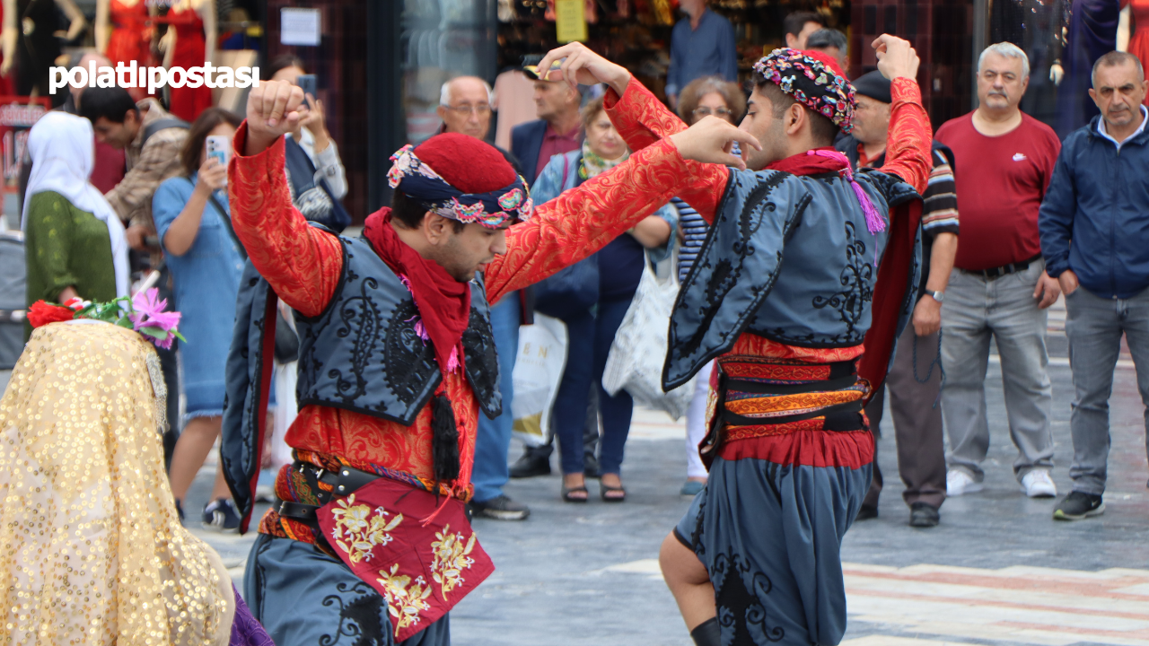 Ulus Meydanı’nda Halk Oyunları Şöleni  (4)