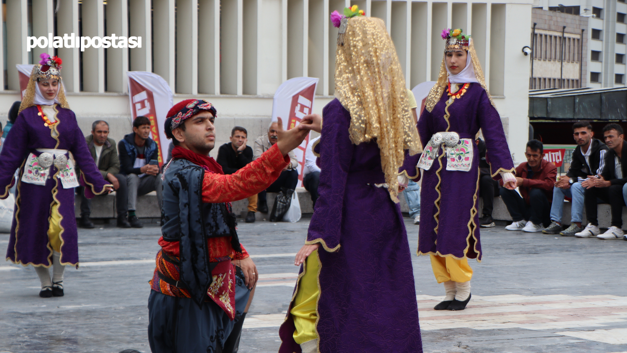 Ulus Meydanı’nda Halk Oyunları Şöleni  (5)