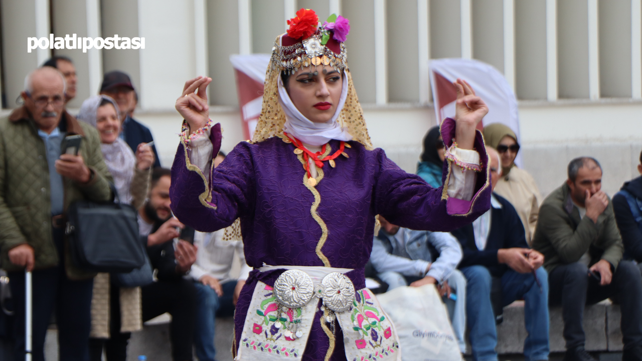 Ulus Meydanı’nda Halk Oyunları Şöleni  (6)