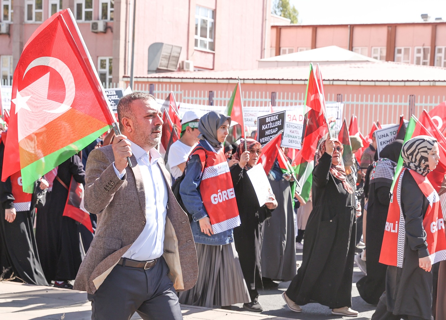 Başkan Murat Ercan Filistin’e Destek Yürüyüşüne Katıldı (2)