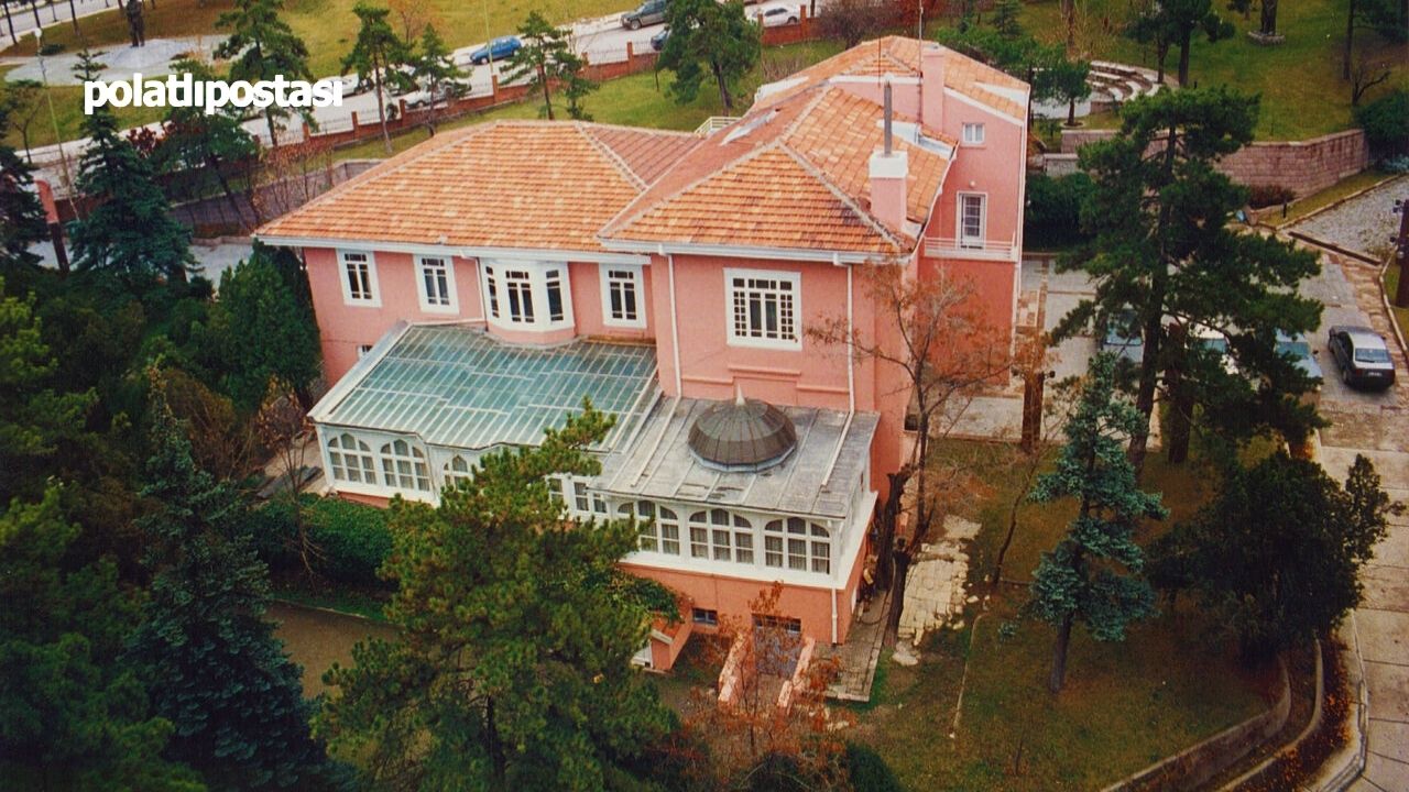 Cumhuriyet Tarihine Açılan Kapı ‘Pembe Köşk’  (2)