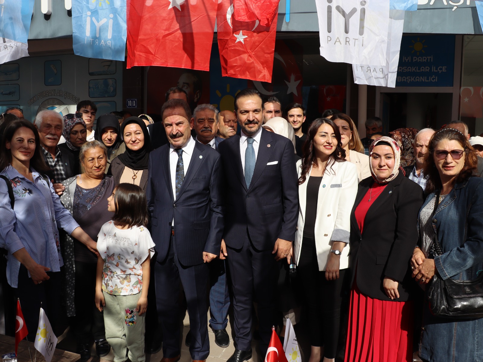 İyi̇ Parti̇ Pursklar1