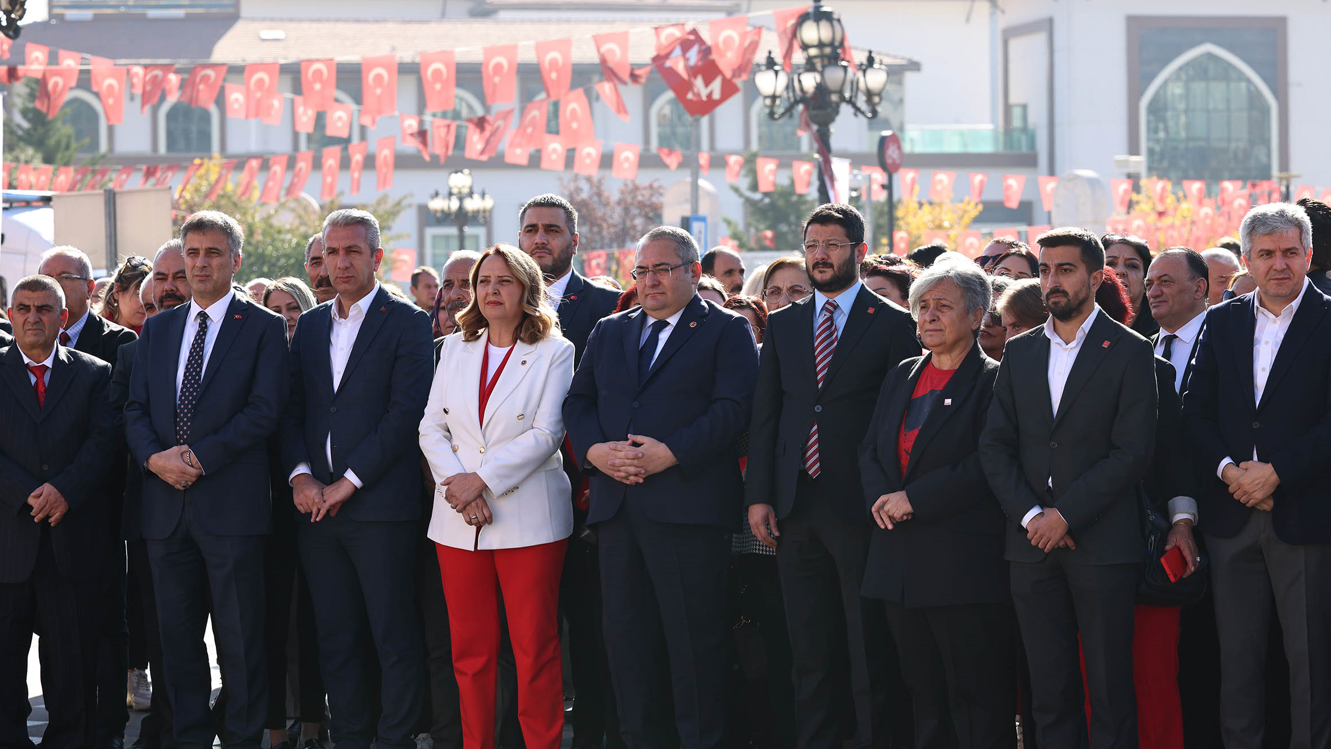 Keçiören’de Cumhuriyet Bayramı Kutlamaları Çelenk Sunma Ile Başladı (1)