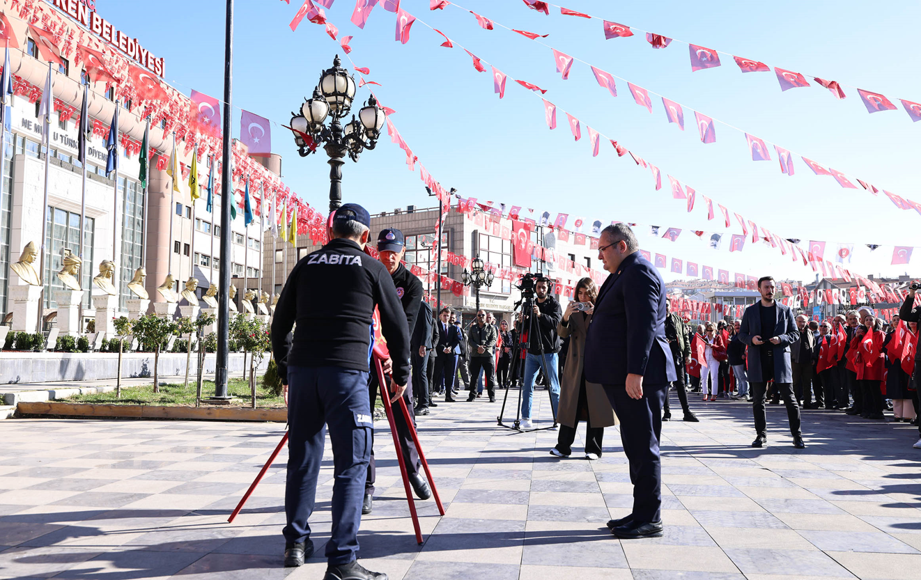 Keçiören’de Cumhuriyet Bayramı Kutlamaları Çelenk Sunma Ile Başladı (3)