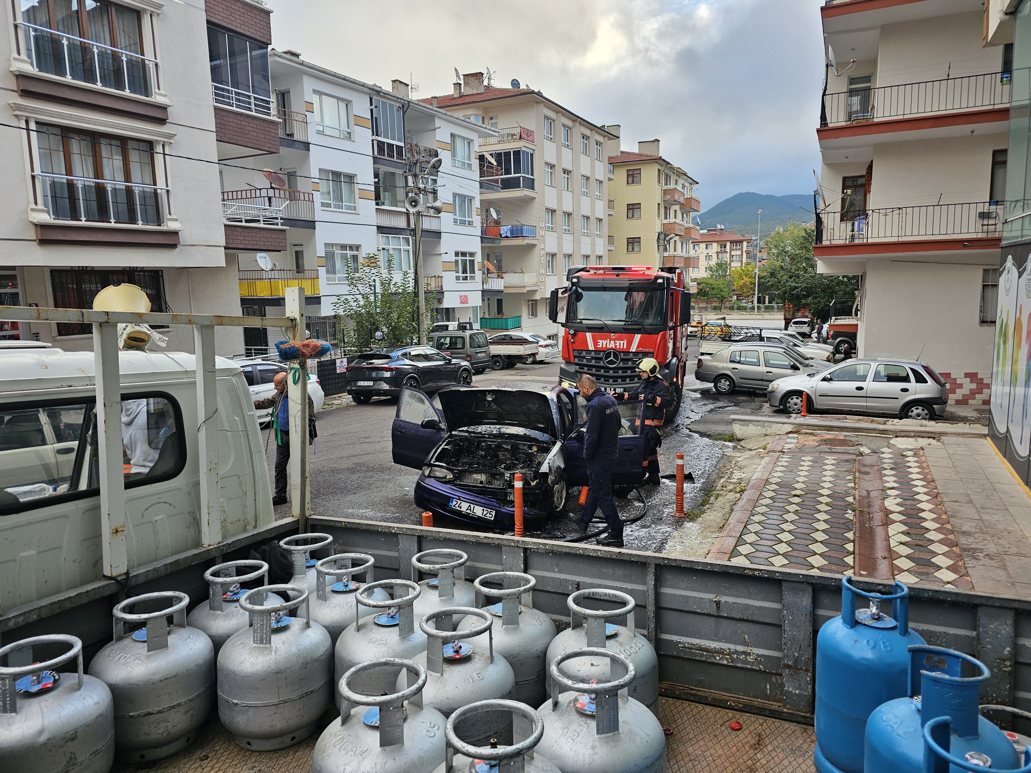 Kızılcahamam’da Araç Yangını Faciadan Dönüldü! (2)