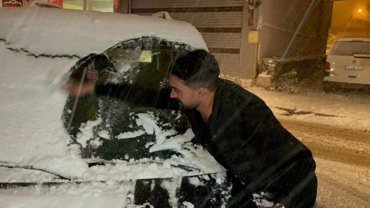 O Ilde Lapa Lapa Kar Yağdı! Şehir Bir Anda Beyaza Büründü (1)