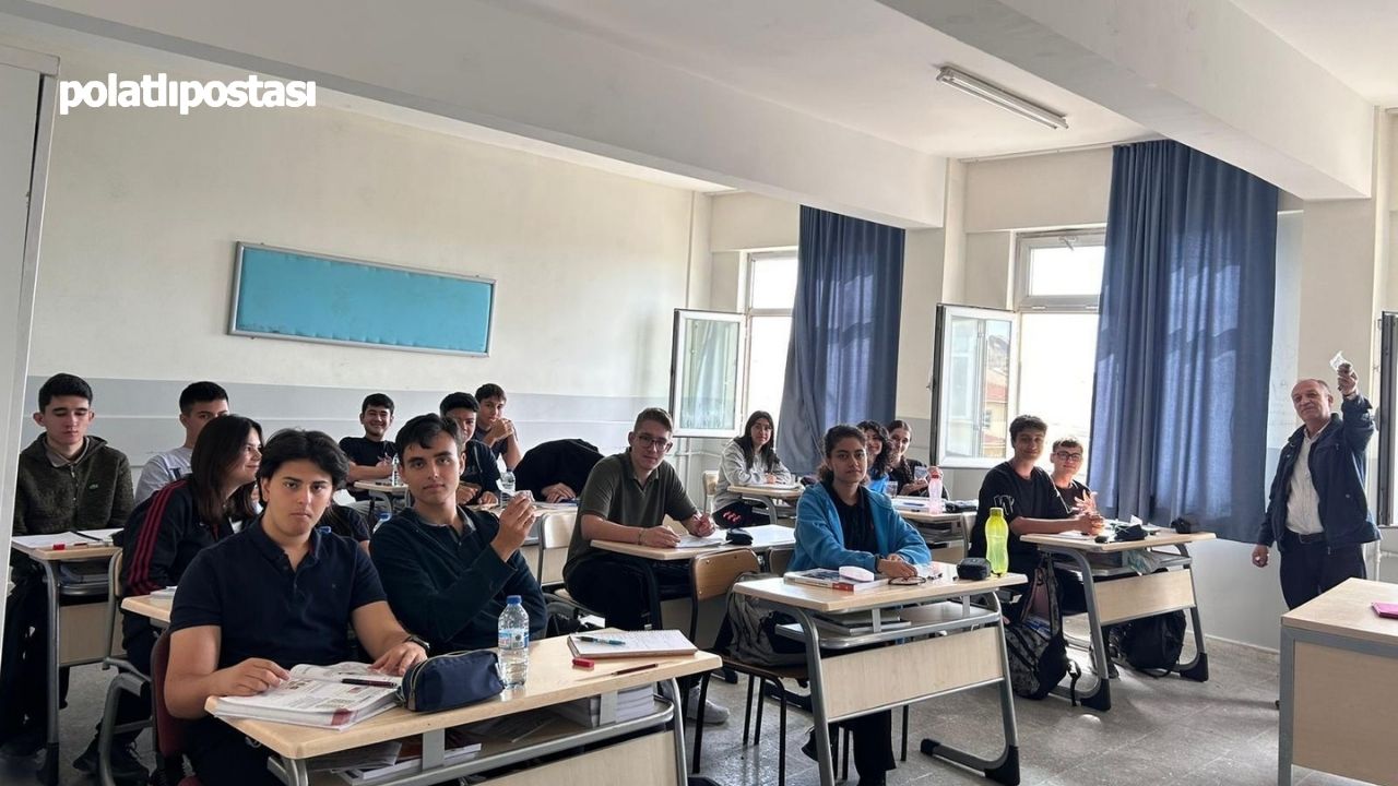 Polatlı Tobb Fen Lisesi'nde Sağlıklı Beslenme Projesi Kapsamında Ara Öğün Dağıtımı (2)