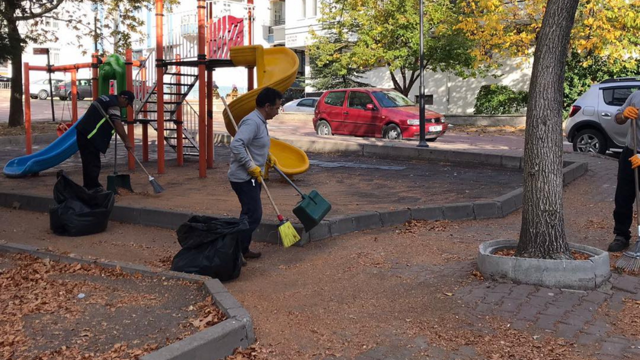 Pursaklar Belediyesi Sonbahar Temizliği Devam Ediyor (1)