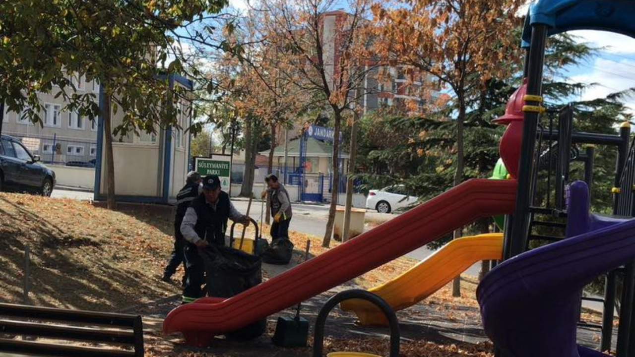 Pursaklar Belediyesi Sonbahar Temizliği Devam Ediyor (2)