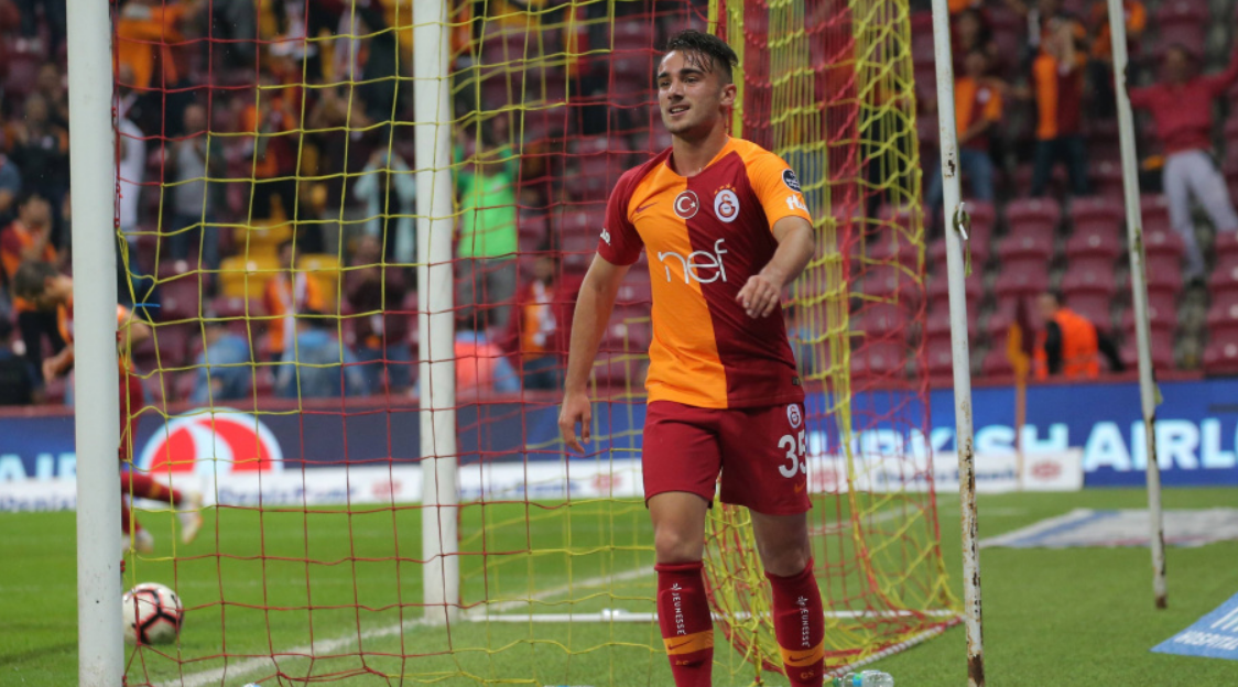 Yunus Akgün Galatasaray’ın Yeni Sözleşme Teklifini Reddetti Yeni Görüşmeler Başlıyor