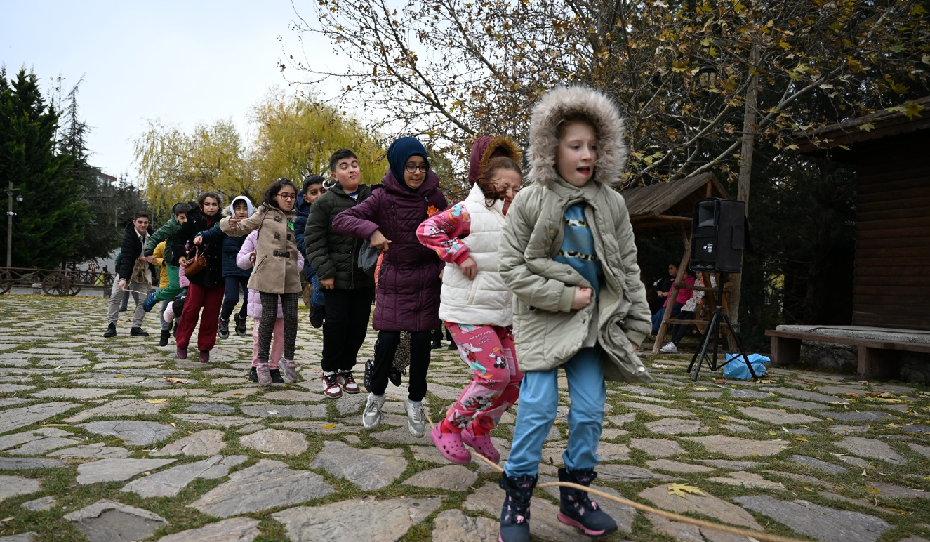 Altınköy Neşe Dolu! Çocuklar Eğlencenin Tadını Çıkardı (1)