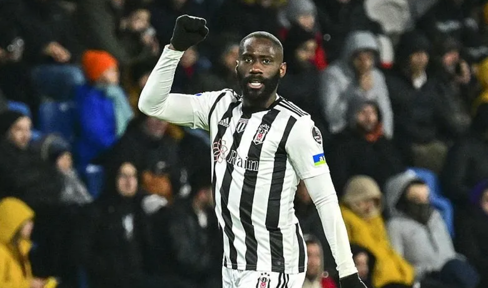 Beşiktaş'ta Arthur Masuaku Ile Yollar Ayrılıyor Yönetim Karar Aşamasında (1)