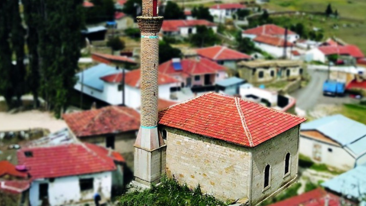 Genç Osmanlı Mimarisinin Izleri Bu Camide Karahoca Cami (1)