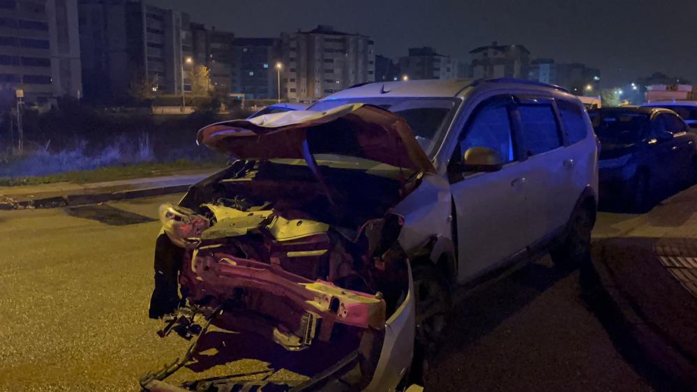 İşçi Servisi Ile Otomobil Çarpıştı Çok Sayıda Yaralı Var! (3)